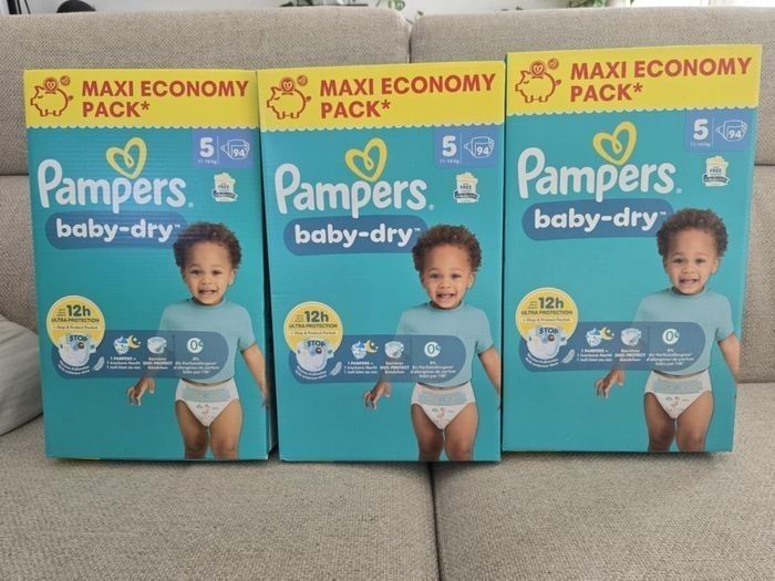 Taille 5 Pampers Baby Dry  - Maxi Economy Pack