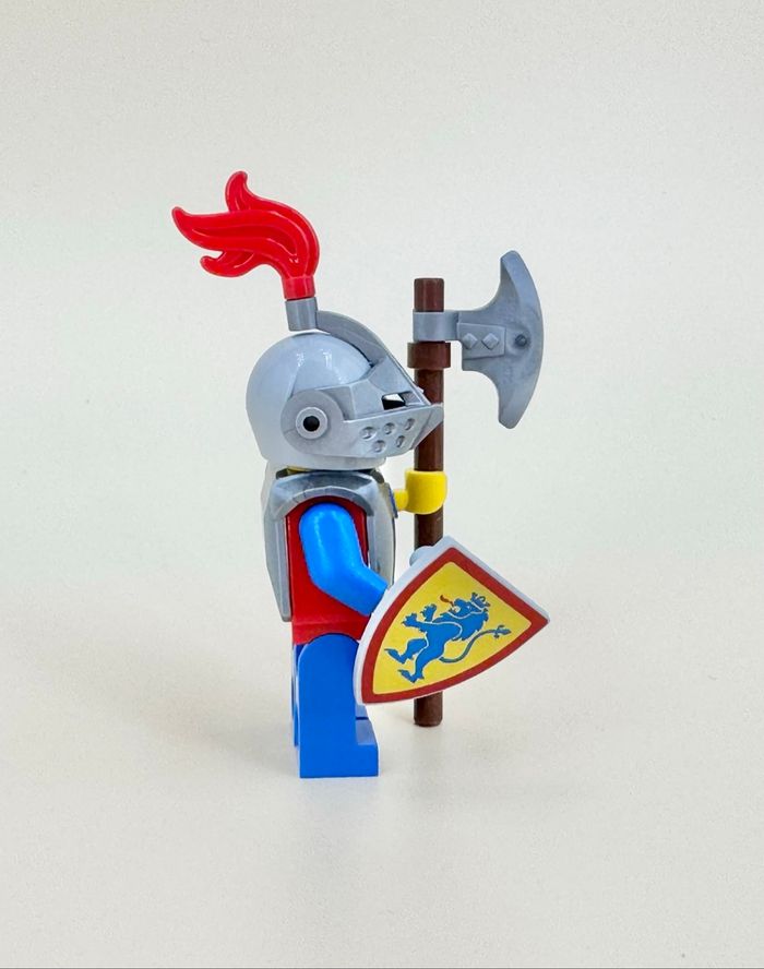 Lego Figurines Castle : Femme Soldat Lion Knight, visage double expression, casque à visière - NEUF - photo numéro 8