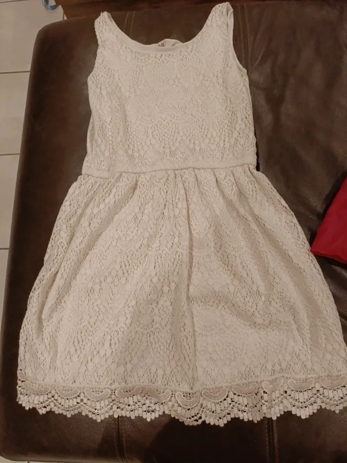 Robe blanche dentelle hm 14 ans