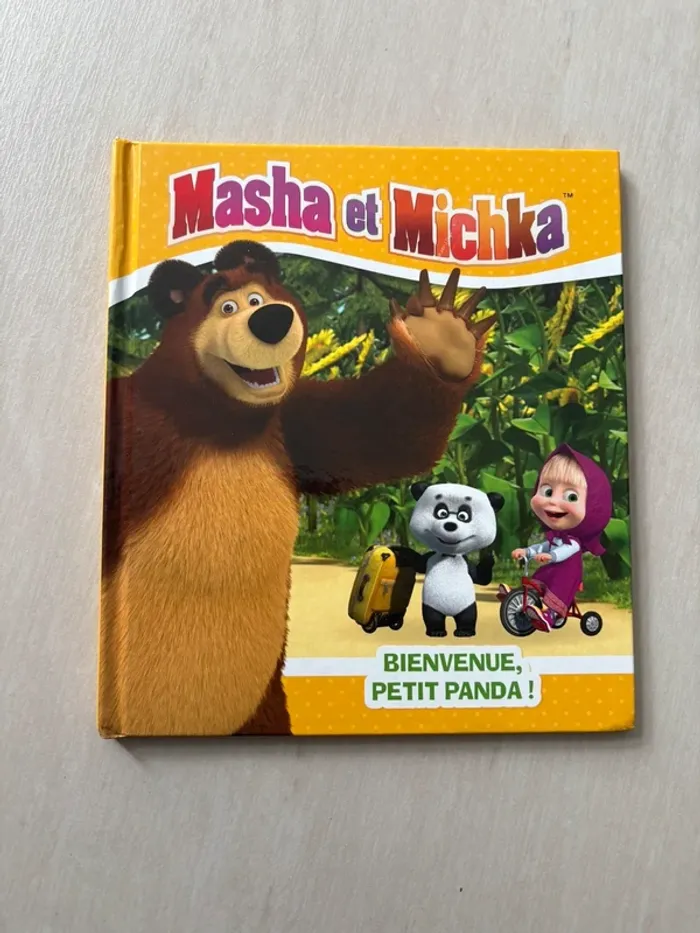 Masha et Michka. Bienvenue, petit panda !
