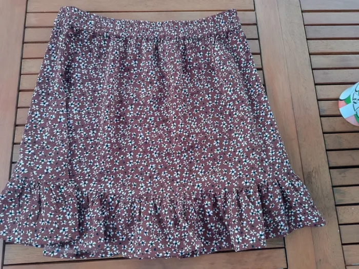 Jupe femme fluide à fleurs marron taille 38
