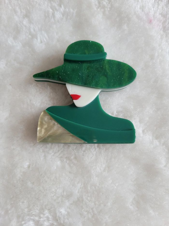 Broche chapeau et chale vert - photo numéro 3
