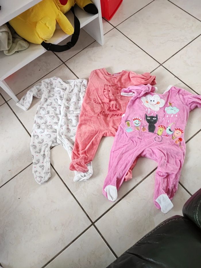 Lot pyjamas 6 mois