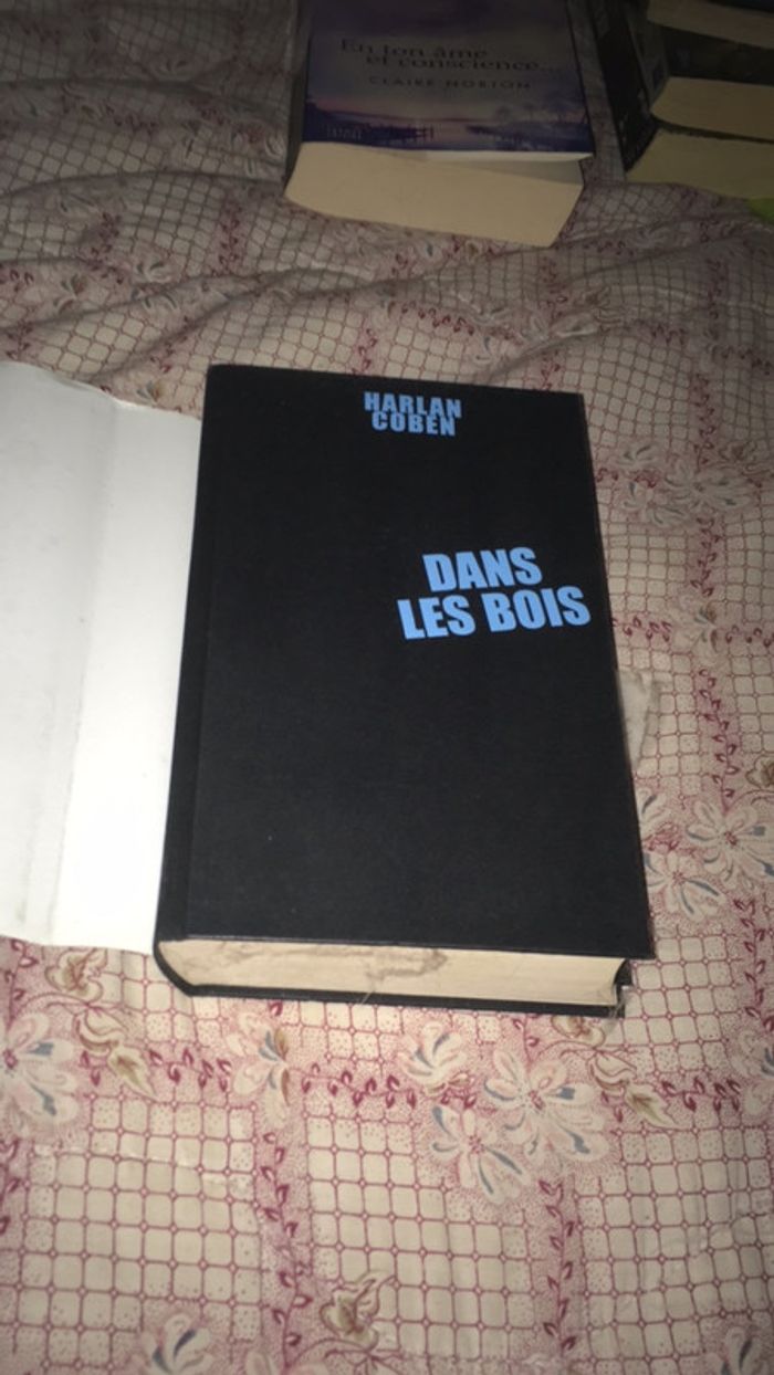 Livre Dans les Bois de Harlan Coben - photo numéro 3