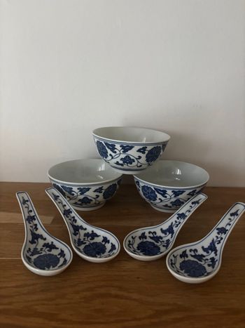 Lot de 3 bols et 4 cuillères chinois bleu