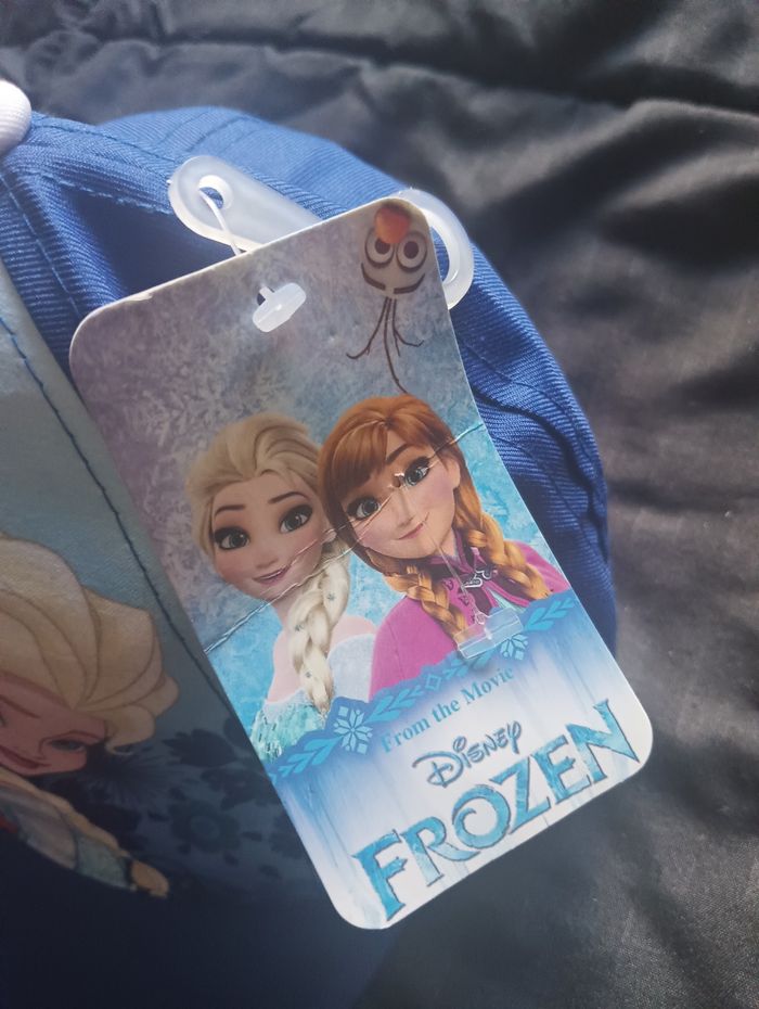 Casquette DISNEY La Reine Des Neiges taille 52 🎁 Neuf - photo numéro 2