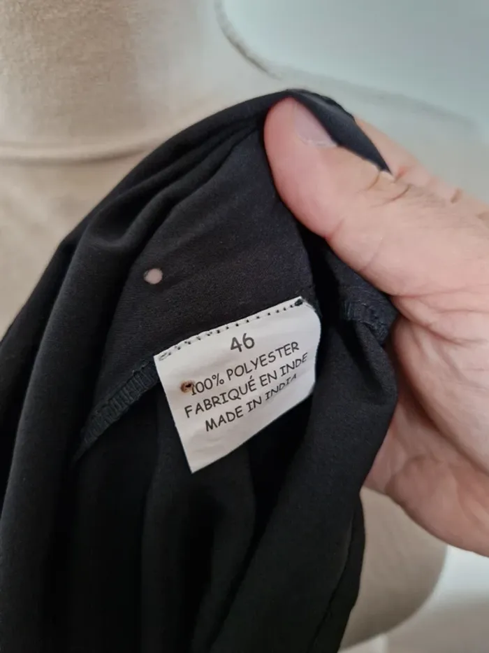 Petite robe noir ligne a suivre taille 46 - photo numéro 5