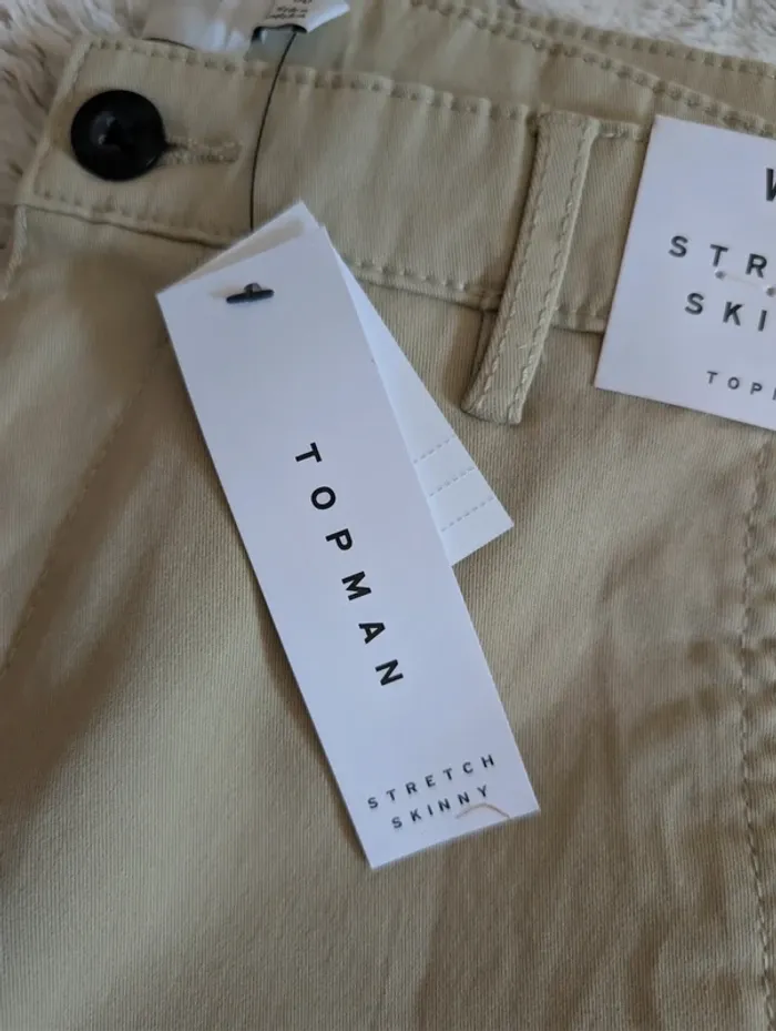 Short chino taille 40. Neuf. Beige - photo numéro 6