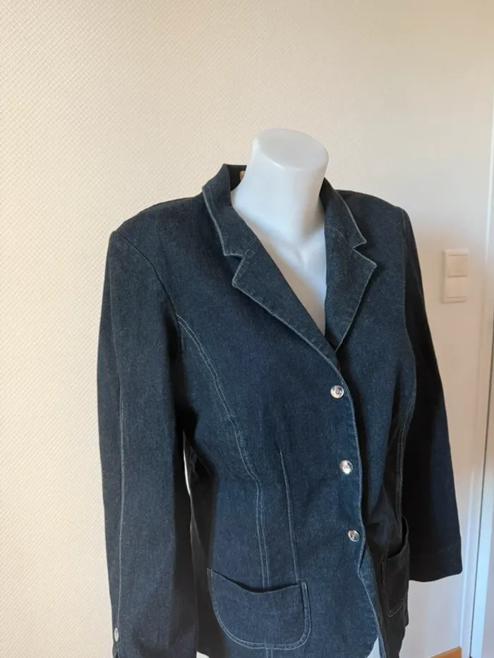 Veste en jean vintage en très bon état rosarosam taille 40 - photo numéro 2
