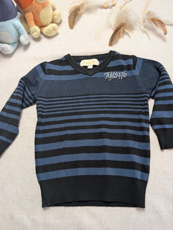 Pull col en v 2 ans - photo numéro 2