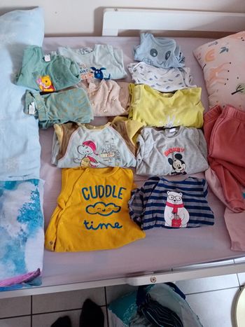 Lot pyjama  bodies garçon 9 mois