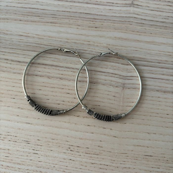 Boucles d’oreilles créoles • argentées 🌿