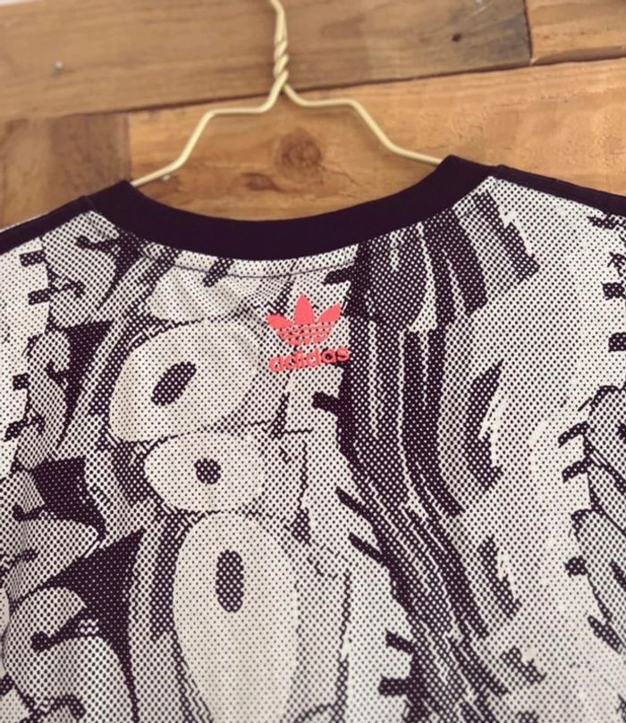 adidas Originals - Pride - Robe t-shirt à imprimé Love Unites neuve noir blanc multicolore - photo numéro 5