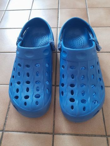Paire de crocs fille