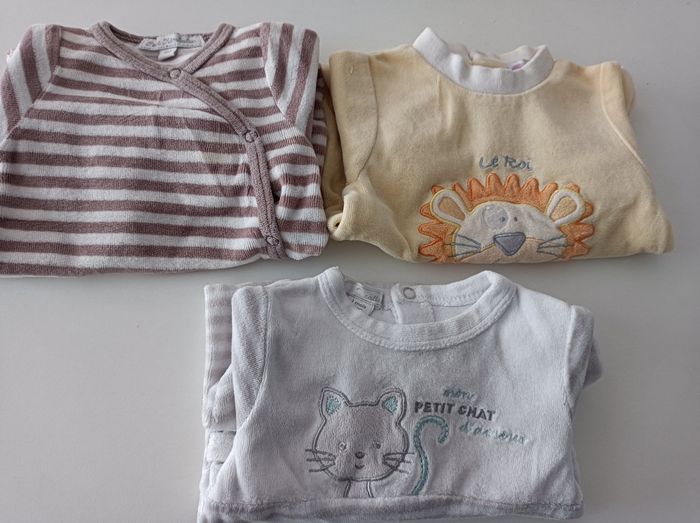 Lot pyjamas velours taille 1 mois - photo numéro 3