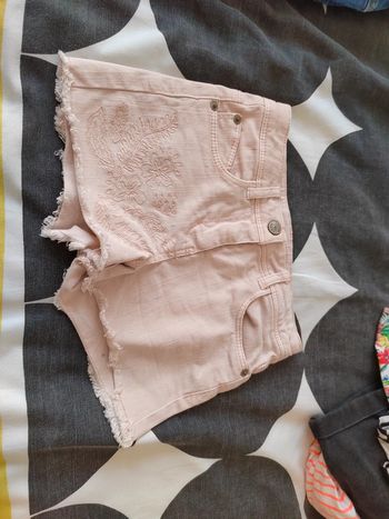 Short rose clair fille
