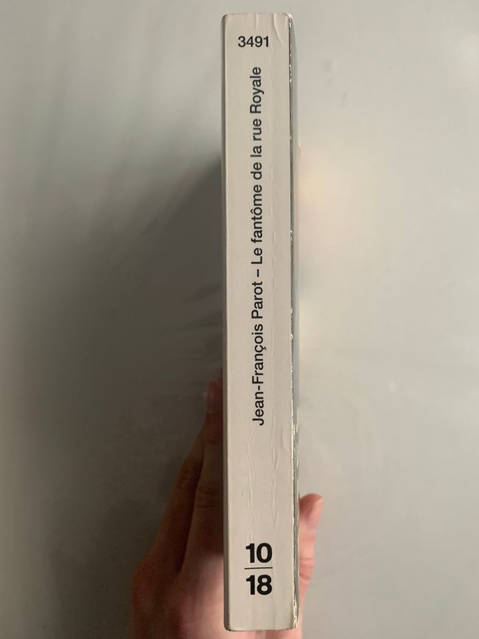 Livre: Le fantôme de la rue Royale - photo numéro 3