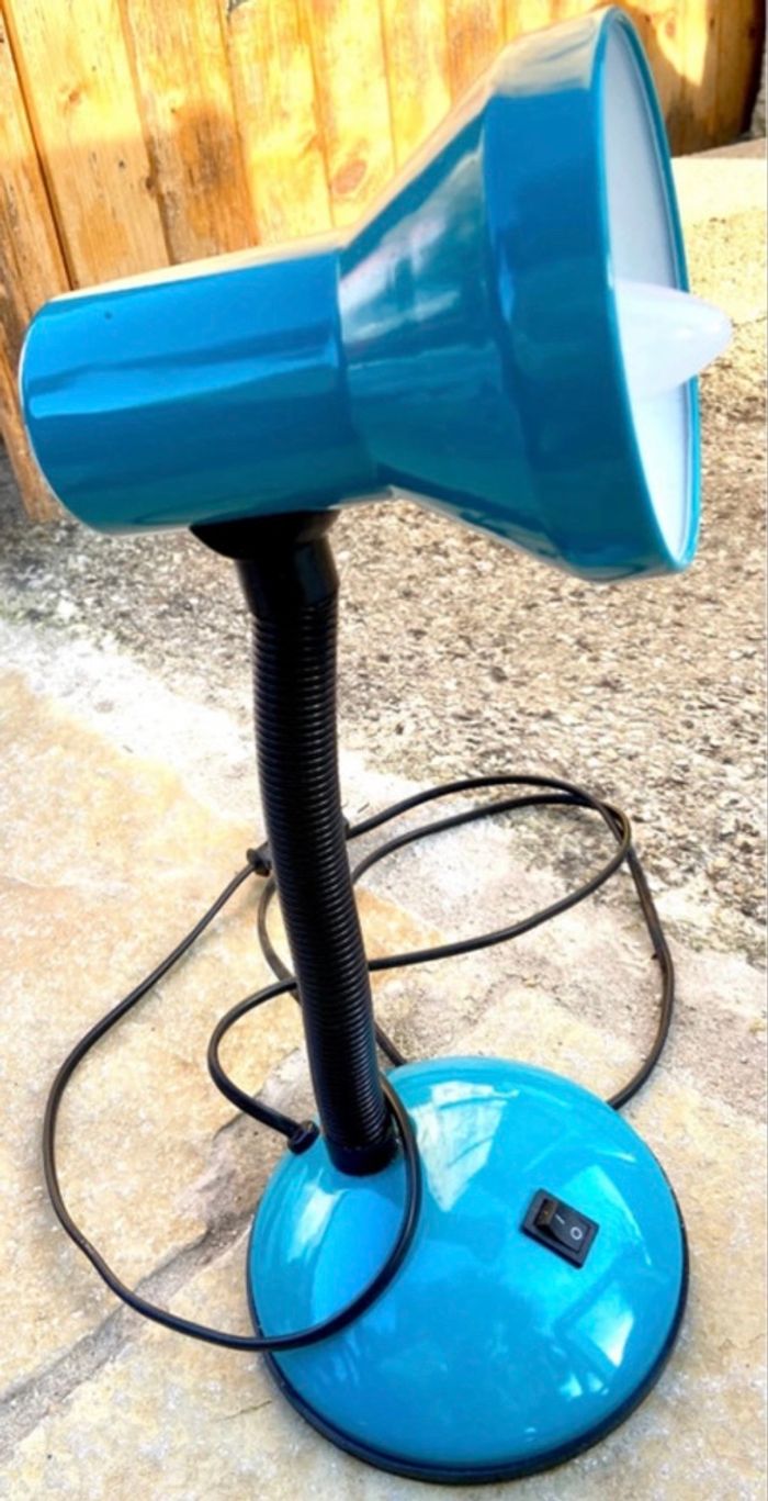 Belle lampe couleur bleu enfant