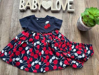 - Robe   - 6 mois - Très Bon état