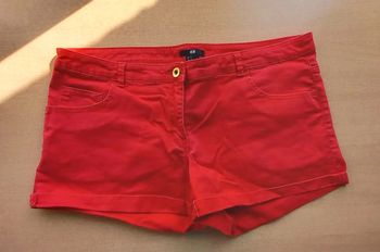 Short H&M rouge 44