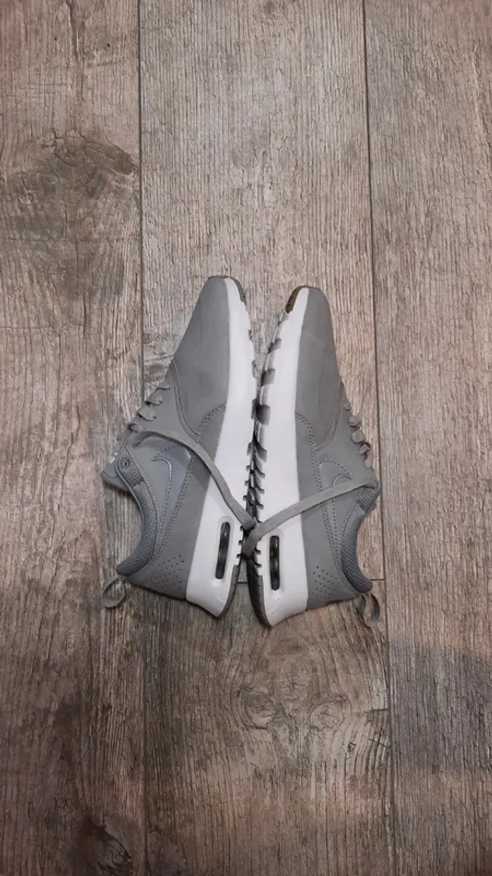 Basket Nike Air Max Thea 36.5 - photo numéro 4