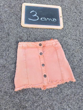 Jupe en jean taille 3 ans en très bon état