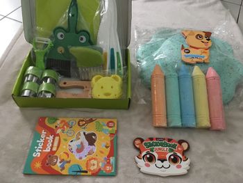 1 kit de cuisine + 1 planche d'équilibre + Gommettes + Craies XXL