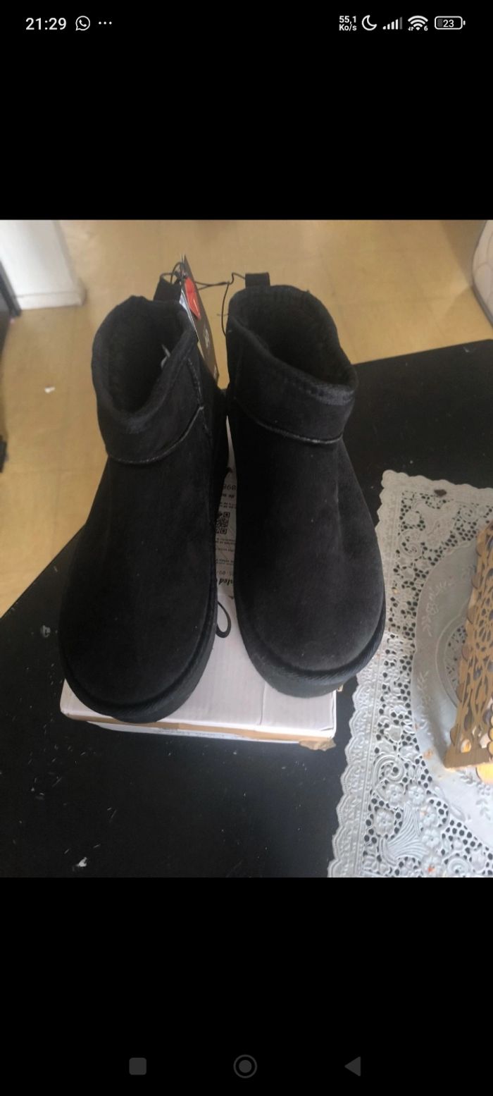 Bottes noires - photo numéro 2