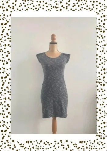 Robe grise tacheté