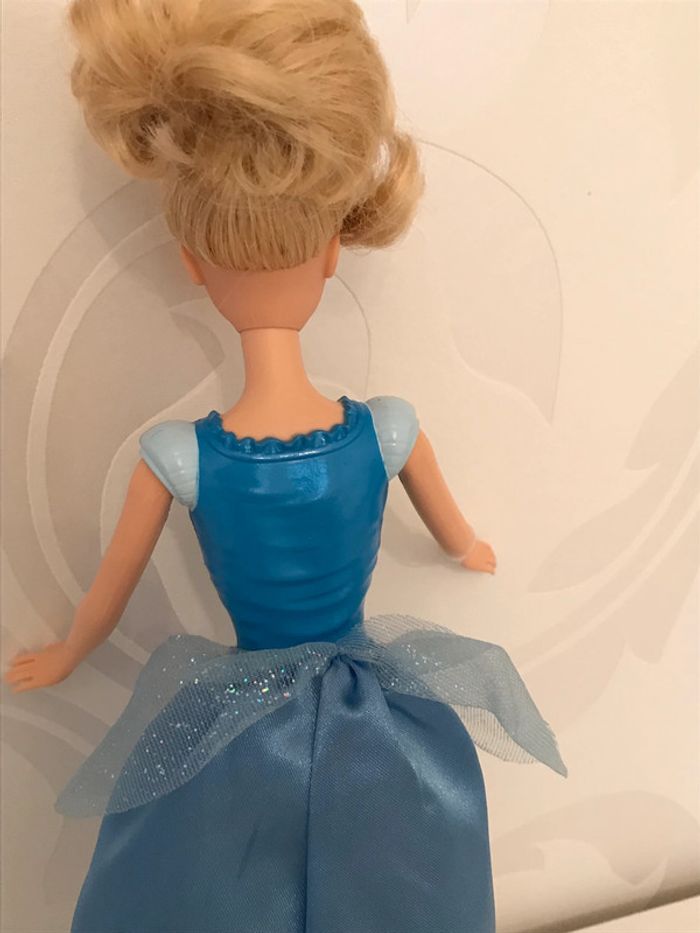 Poupée Robe Bleue - photo numéro 3