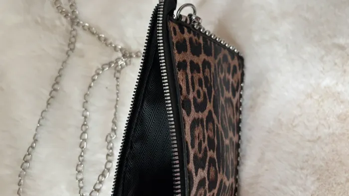 Sac à main / pochette motifs léopard - photo numéro 3