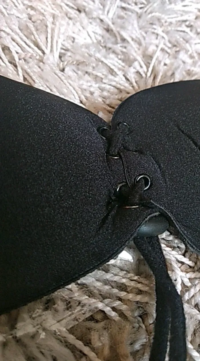 Soutien-gorge collant pour dos nu - photo numéro 3