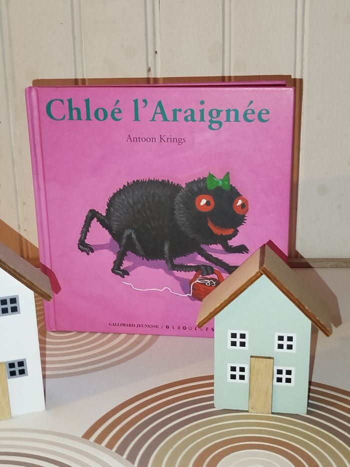 📚 Gallimard Jeunesse Livre  Chloé l'araignée
