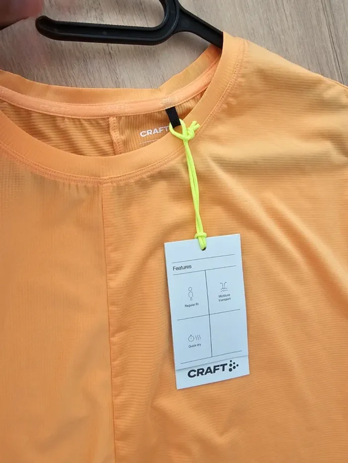 Tee-shirt sport femme taille S neuf - photo numéro 9