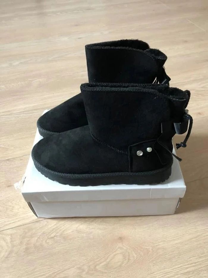 Bottines noires fourrées neuves pointure 37