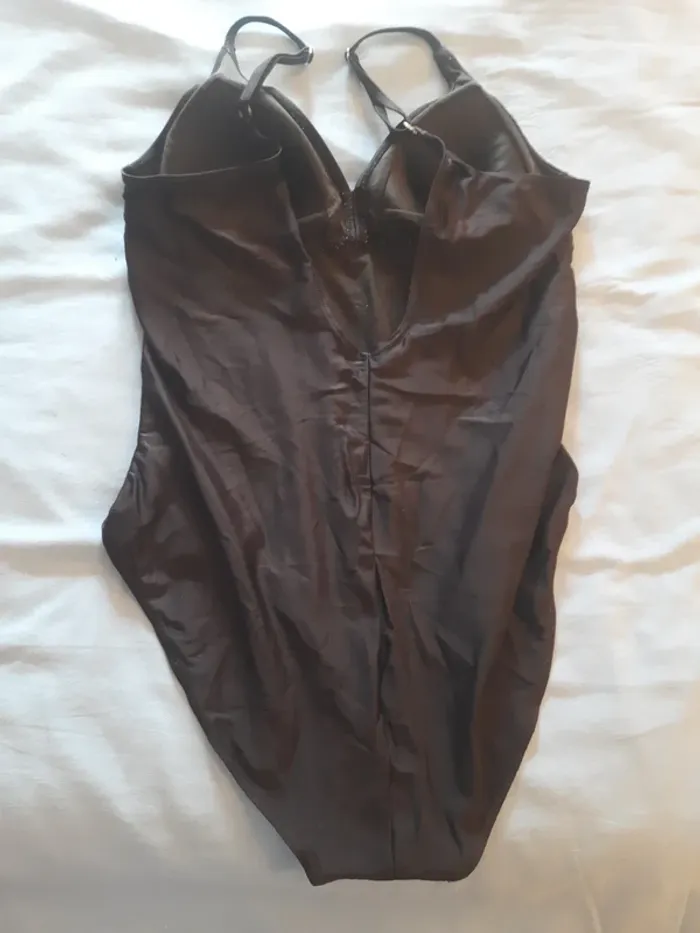 Maillot 1 pièce noir 42/44 - photo numéro 2