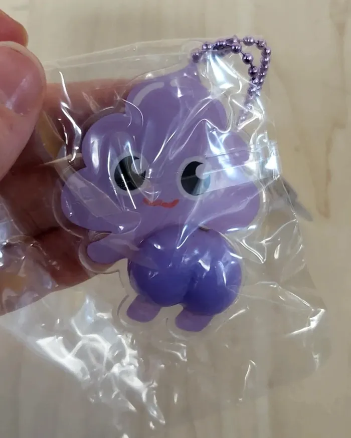 Porte-clefs Fidget "petit caca" mauve - photo numéro 2