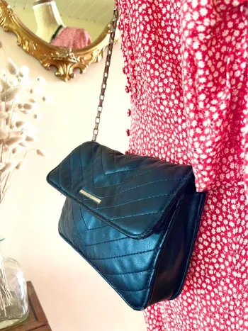 Sac à Main Élégant Noir avec bandoulière à Chaîne