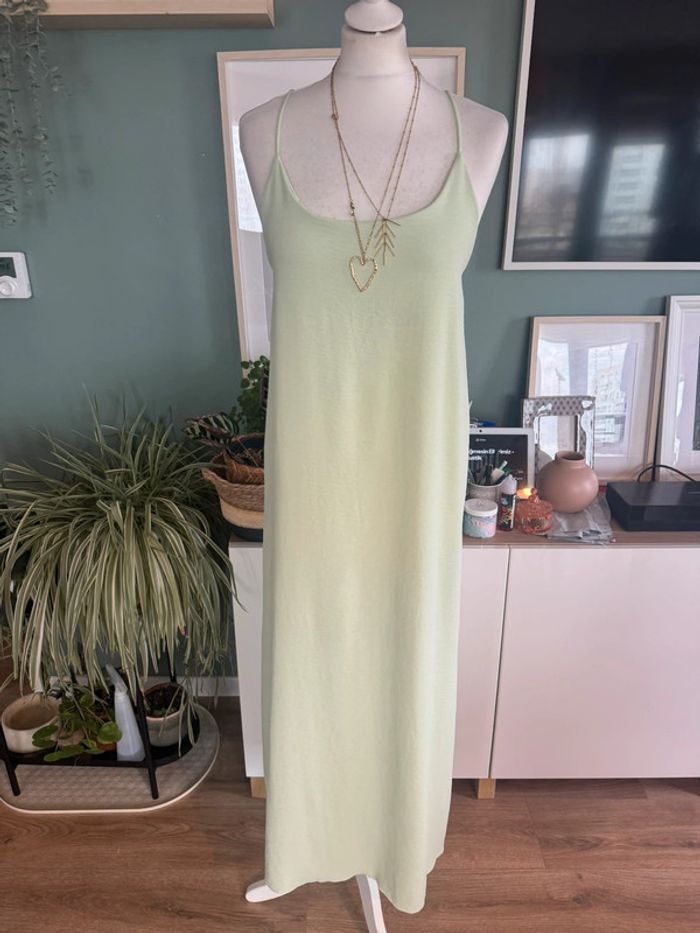 Magnifique robe d’été dos croisé fluide vert claire pistache taille S/M - photo numéro 2