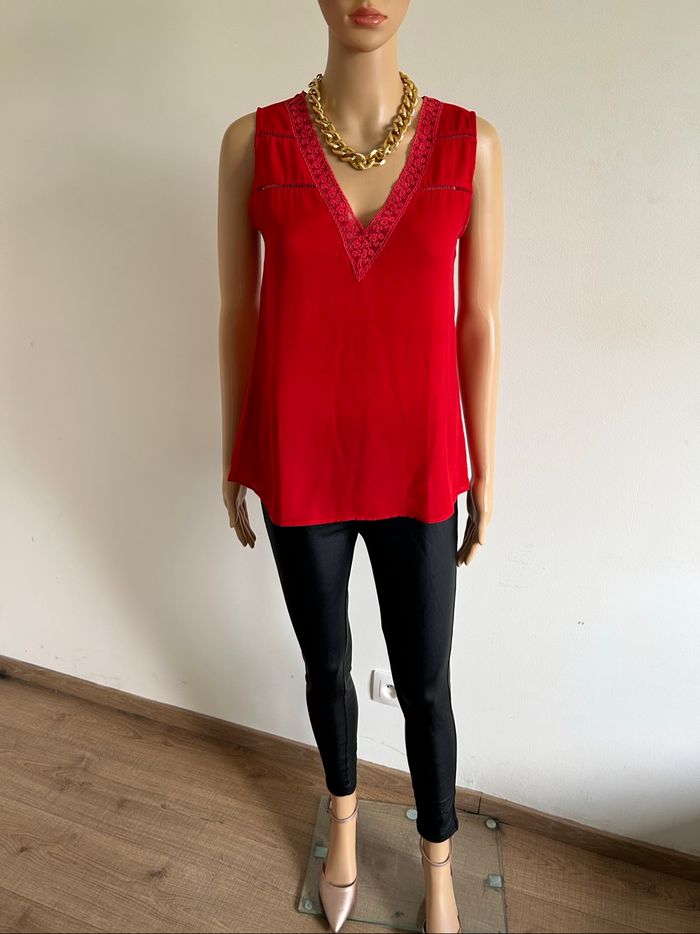 Blouse rouge sans manches avec dentelle Morgan taille 36 comme neuve - photo numéro 3