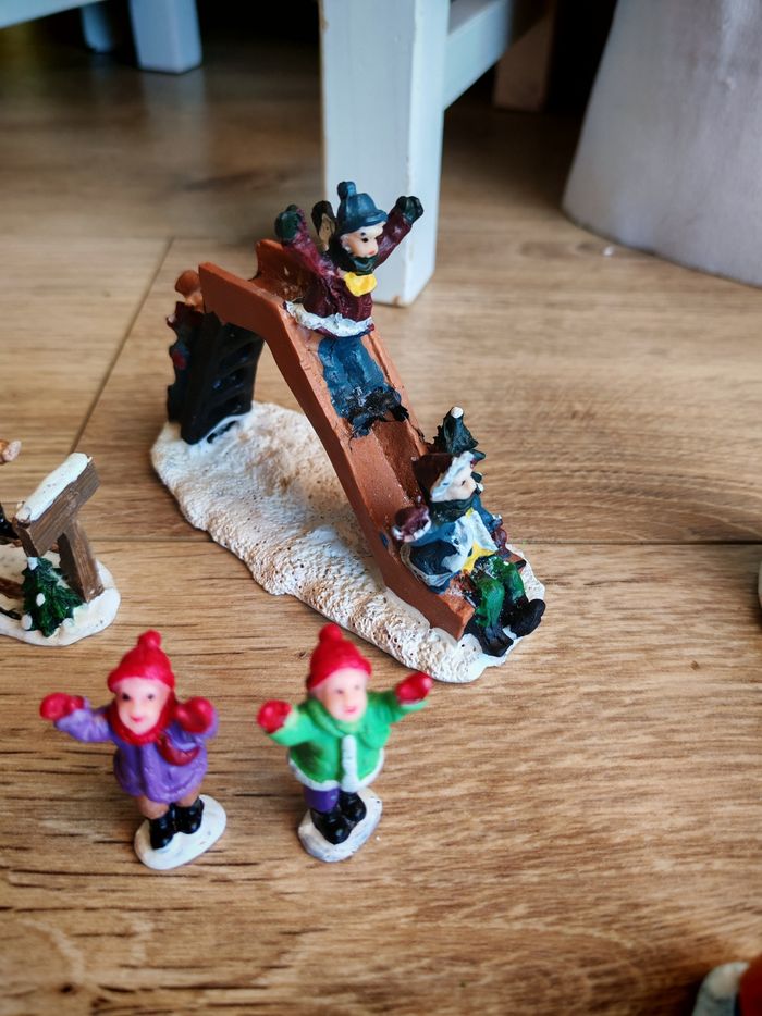 Figurines pour village de noel - photo numéro 3