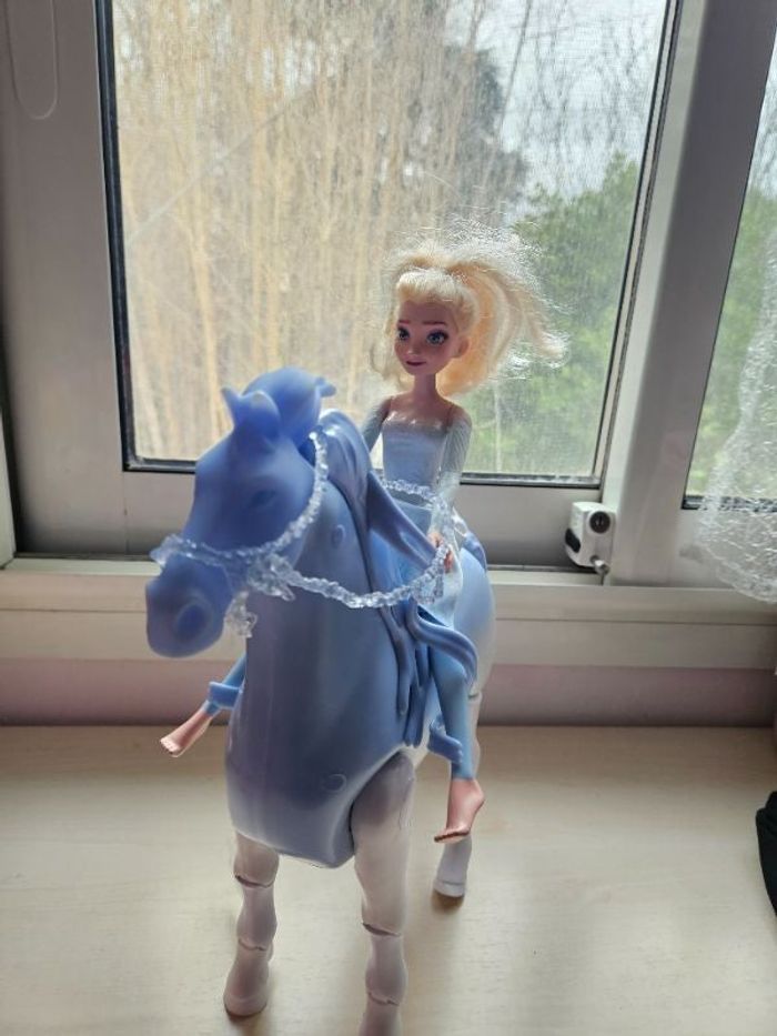 Cheval interactif avec elsa et nokk