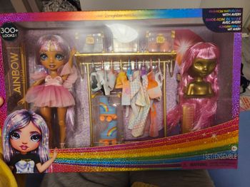 Poupée rainbow Avery - créer 300 looks- neuf