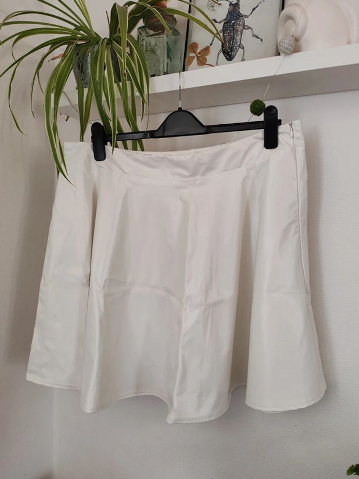 Jupe courte blanche effet cuir