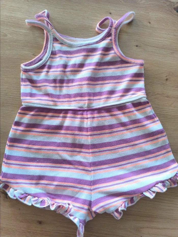 Combinaison short , fille , taille 4 ans , neuve