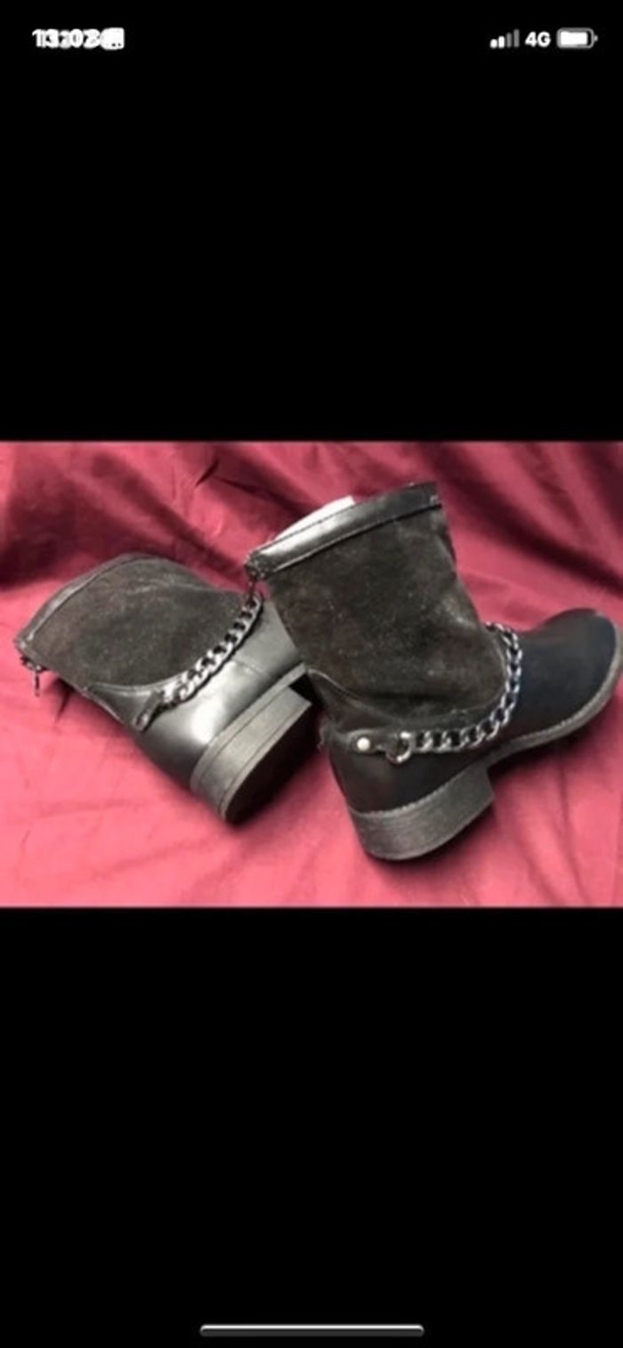 Bottine noire avec chaînette - photo numéro 2