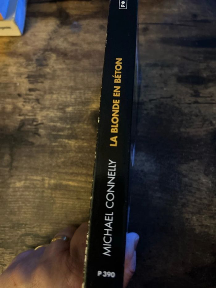 la blonde en beton - photo numéro 3