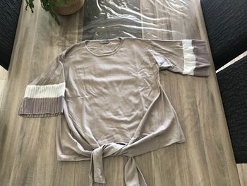 Haut beige taille 40/42 NEUF