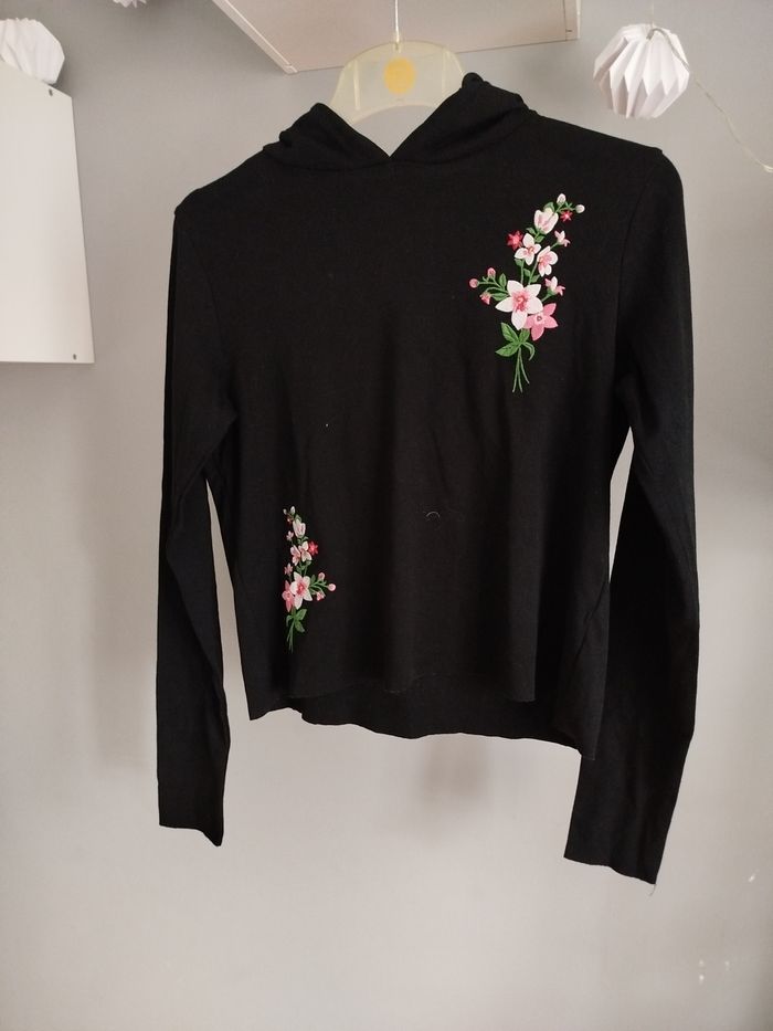Sweat à capuche noir fleuri taille XS - photo numéro 4