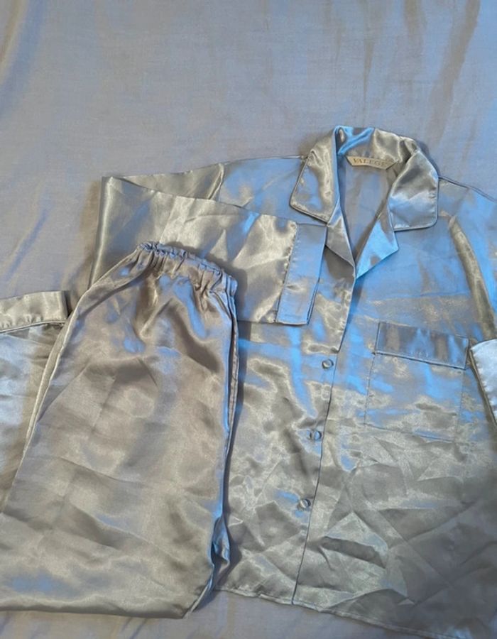 Ensemble en satin gris pailleté Valege